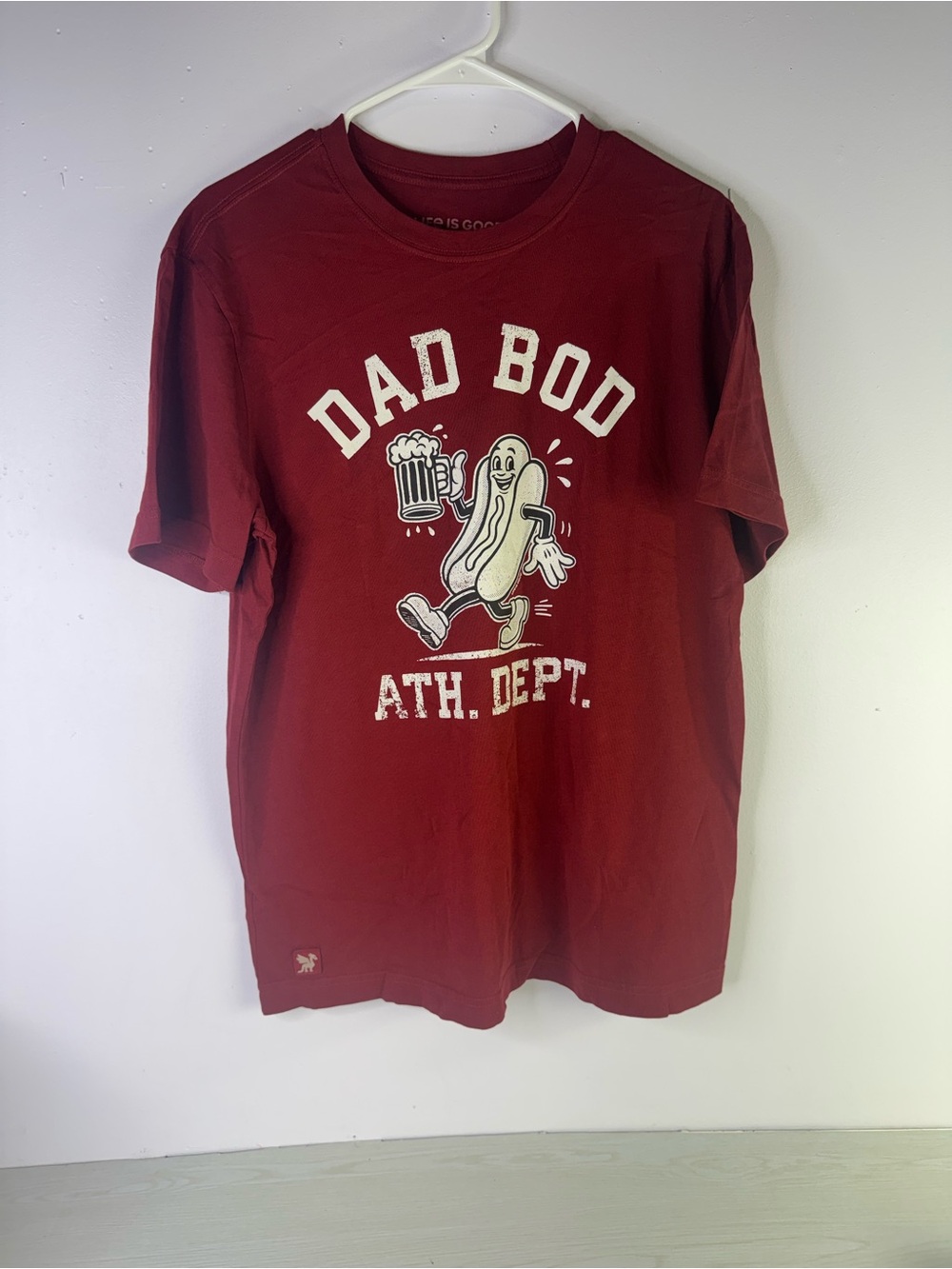 Life is Good Men's Dad Bod Mascot Hotdog Crusher-LITE T-Shirt medium